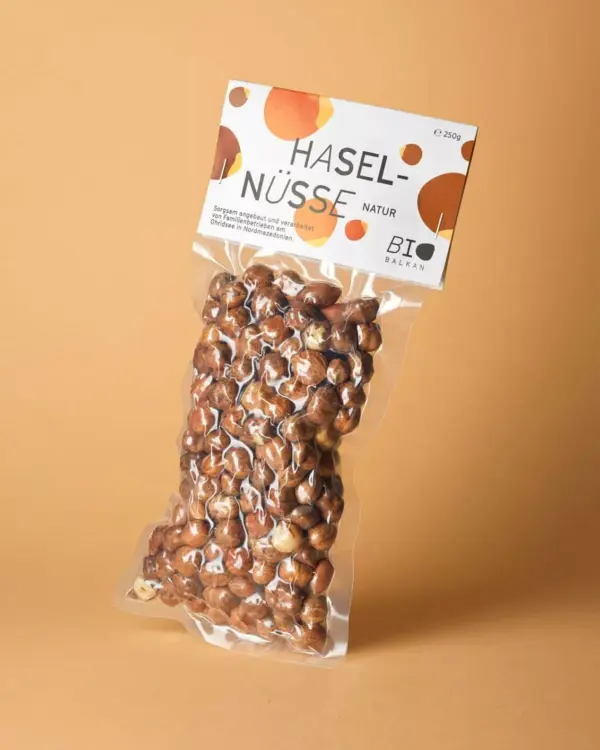 Bio Haselnüsse natur aus Mazedonien in der 250 Gramm Packung von BioBalkan